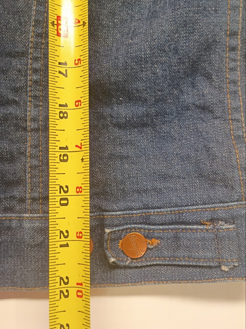 60's -70's Vintage Wrangler Men's Denim Trucker Jacket Made In The USA - Picture 13 of 15
